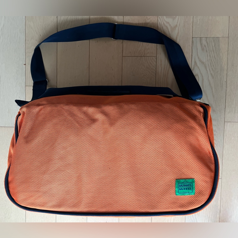 Fun transforming gym bag/ weekend bag/ duffle bag with inside removable poches